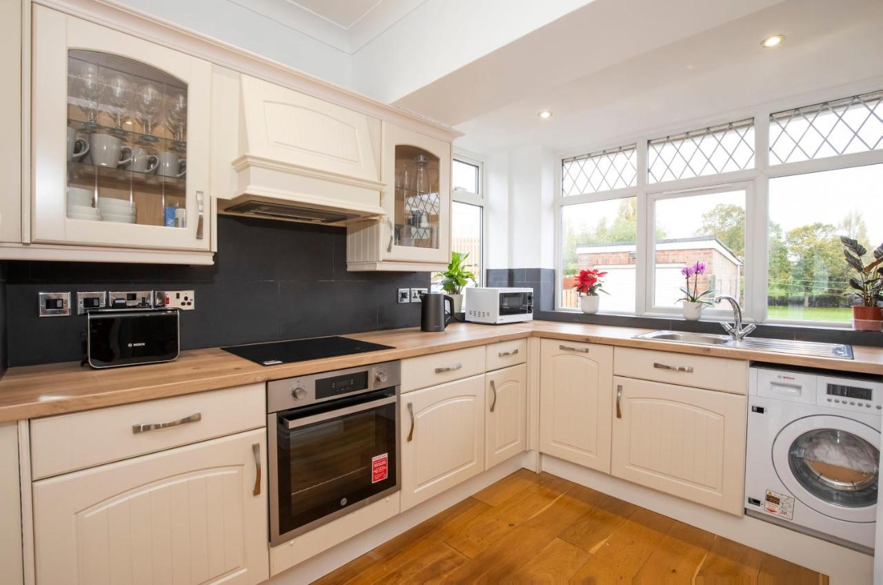 Five Bedroom Holiday House York Centre - Peace House - 56 Sycamore Terrace Экстерьер фото