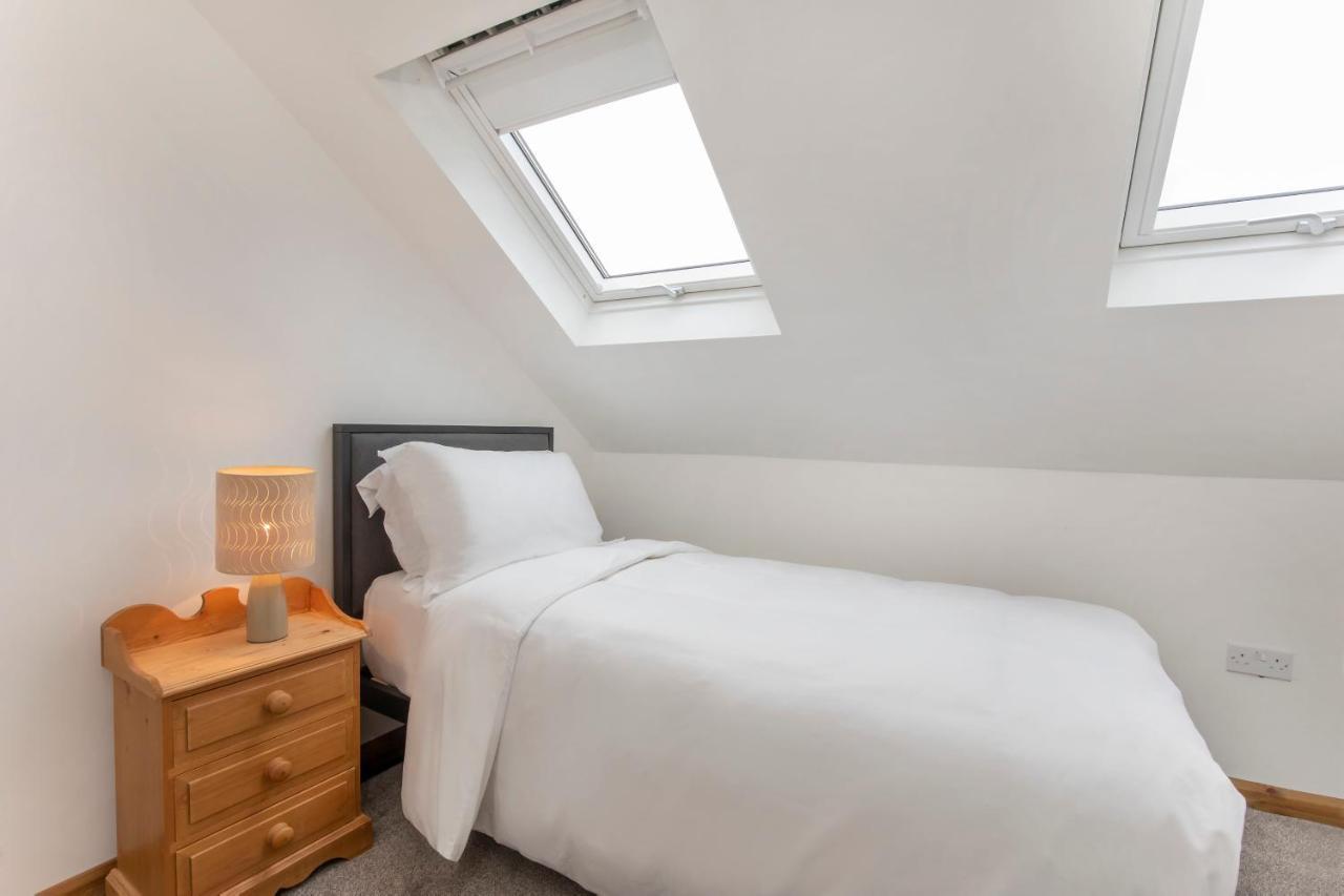 Five Bedroom Holiday House York Centre - Peace House - 56 Sycamore Terrace Экстерьер фото